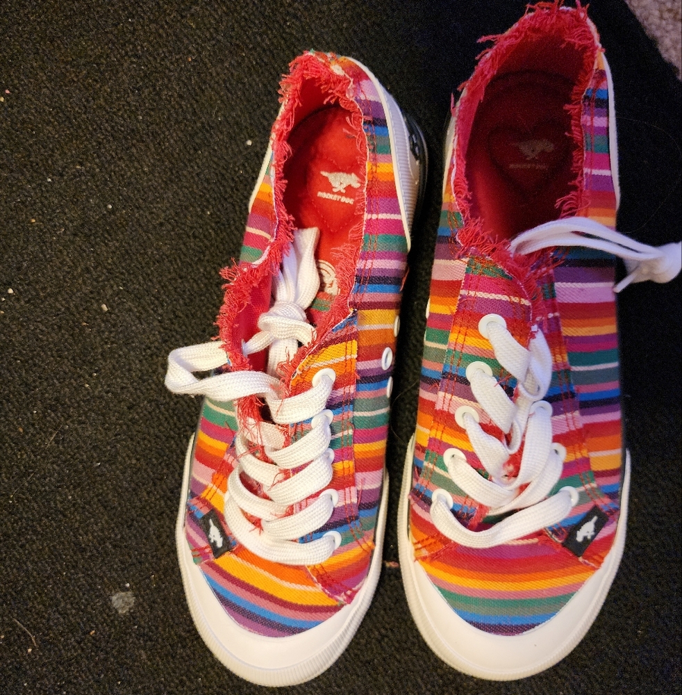 Rocket Dog size 9 women's vibrant stripe Athletic Shoes